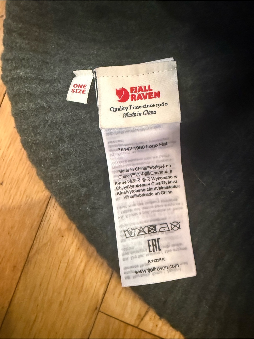 Fjallraven Dark green Wool Beanie with Red Logo Tag - Picture 5 of 5